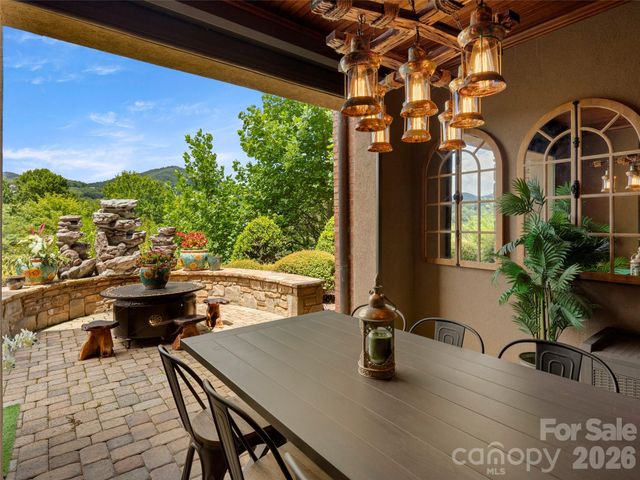 26 Village Oak Drive, Arden, NC 28704