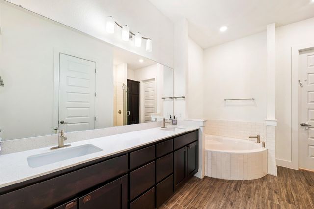 306 Cartwheel BND 130, Austin, TX 78738