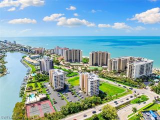 11118 Gulf Shore DR A203, Naples, FL 34108