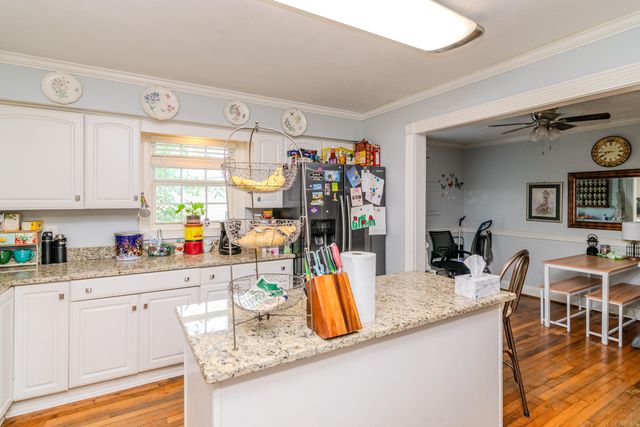 632 Mooreland Avenue, Harrodsburg, KY 40330