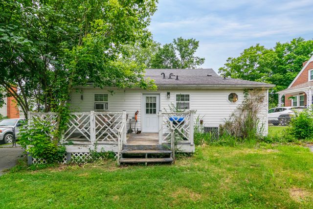 632 Mooreland Avenue, Harrodsburg, KY 40330