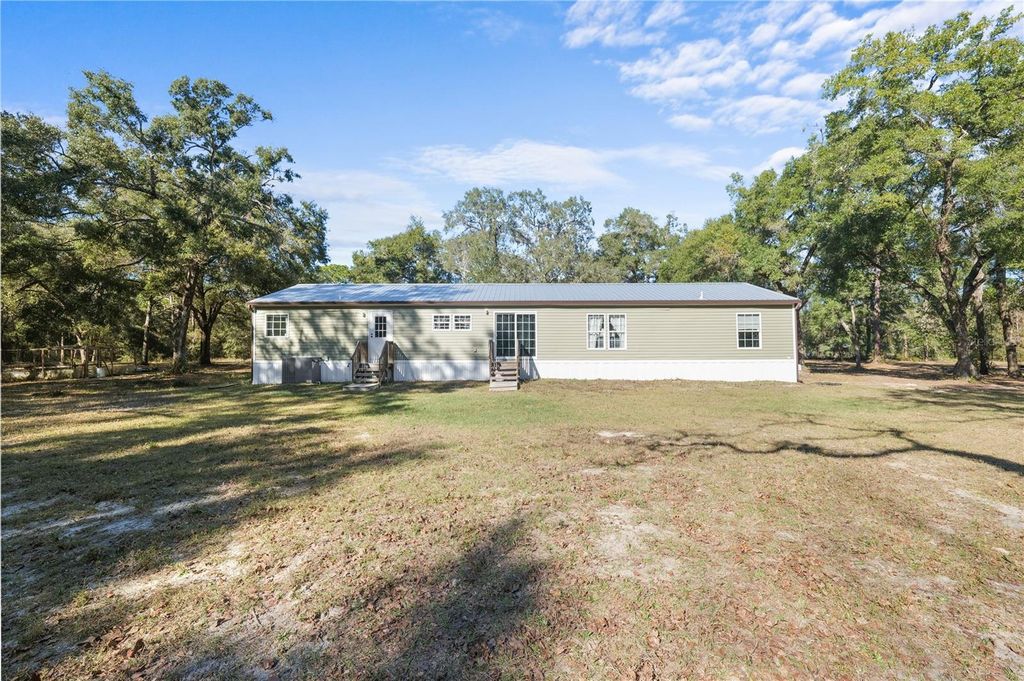 Image 2 of property listing at 18625 DEASON DRIVE, Spring Hill, FL 34610