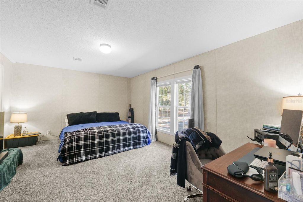 Image 13 of property listing at 18625 DEASON DRIVE, Spring Hill, FL 34610