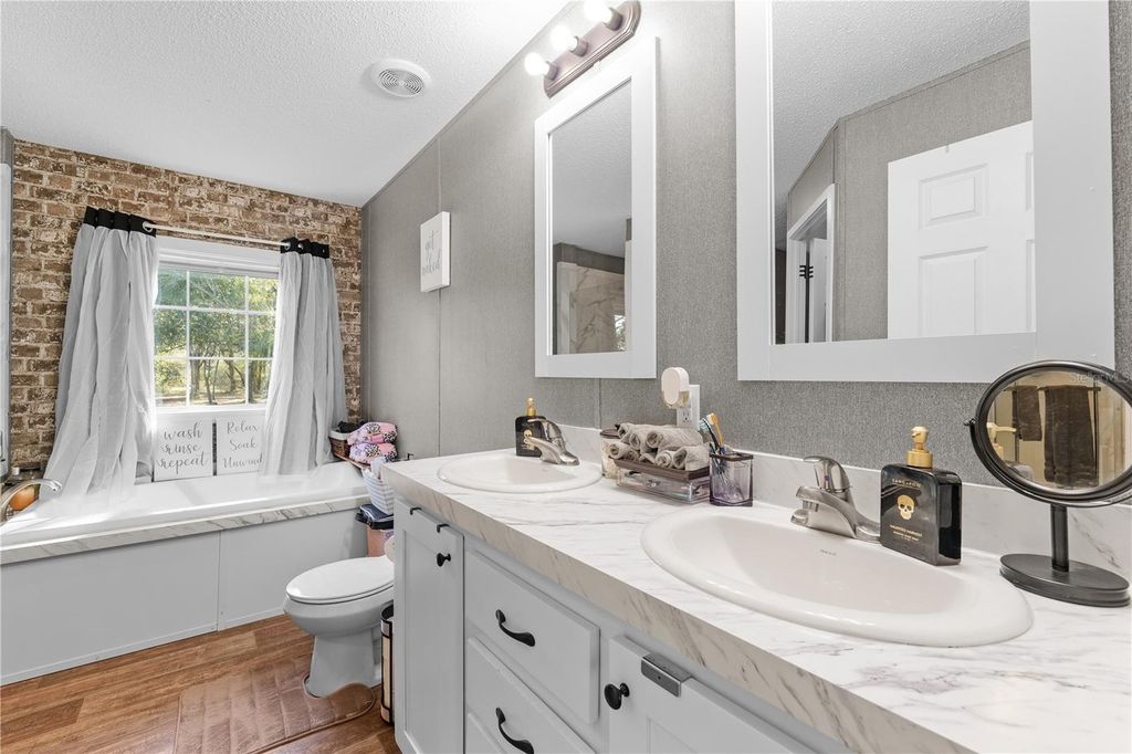 Image 15 of property listing at 18625 DEASON DRIVE, Spring Hill, FL 34610