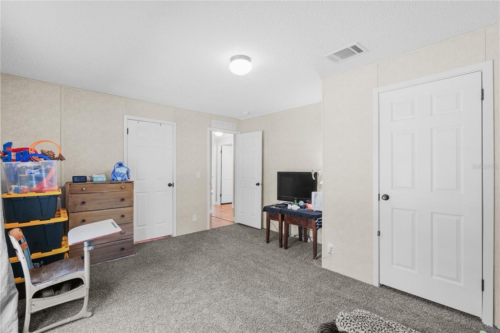 Image 25 of property listing at 18625 DEASON DRIVE, Spring Hill, FL 34610