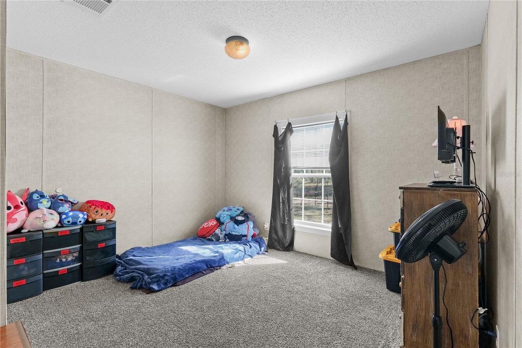 Image 26 of property listing at 18625 DEASON DRIVE, Spring Hill, FL 34610