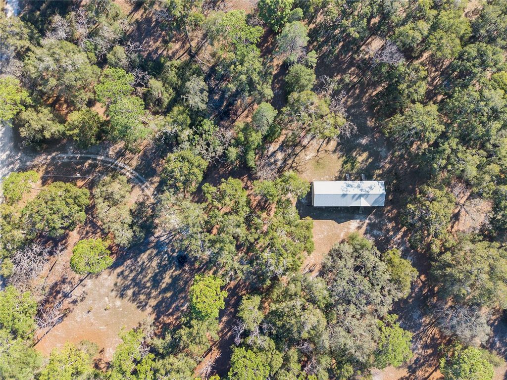 Image 29 of property listing at 18625 DEASON DRIVE, Spring Hill, FL 34610