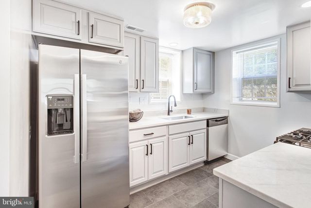 9703 FAIRMONT AVE, Manassas, VA 20109