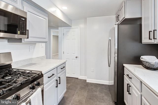 9703 FAIRMONT AVE, Manassas, VA 20109