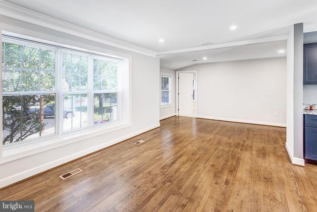 9703 FAIRMONT AVE, Manassas, VA 20109