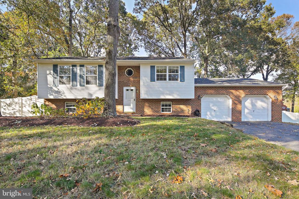 910 FAWN AVE, Pasadena, MD 21122