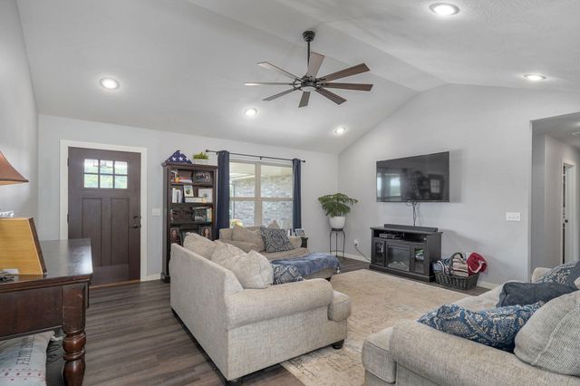 742 Azalea Lane, Clever, MO 65631