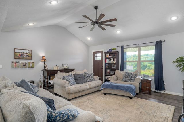 742 Azalea Lane, Clever, MO 65631