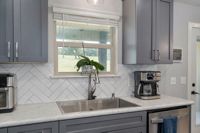 742 Azalea Lane, Clever, MO 65631