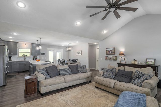 742 Azalea Lane, Clever, MO 65631