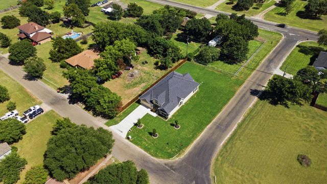 1202 Azalea Lane, Waxahachie, TX 75165