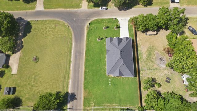 1202 Azalea Lane, Waxahachie, TX 75165