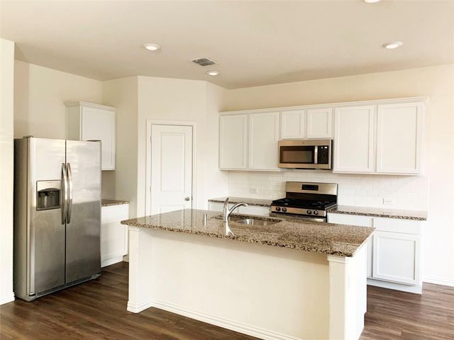 4623 Cleves Avenue, Aubrey, TX 76227