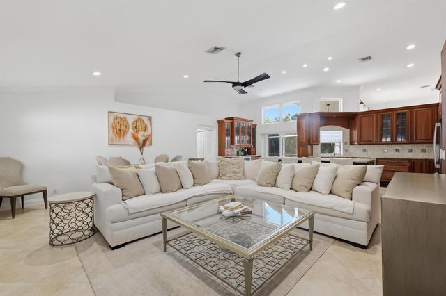 9851 NW 49th Place, Coral Springs, FL 33076