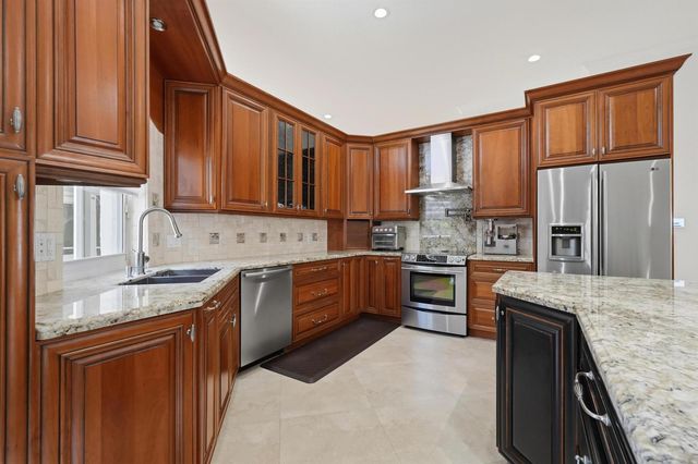 9851 NW 49th Place, Coral Springs, FL 33076