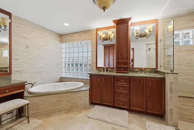 9851 NW 49th Place, Coral Springs, FL 33076