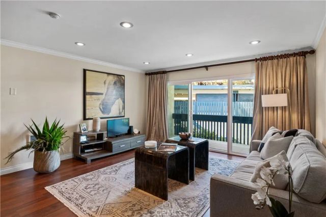 603 S Prospect Avenue 205, Redondo Beach, CA 90277