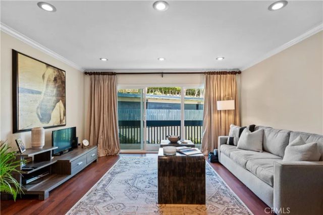 603 S Prospect Avenue 205, Redondo Beach, CA 90277