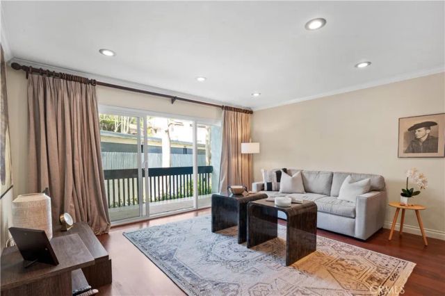 603 S Prospect Avenue 205, Redondo Beach, CA 90277