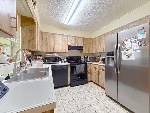 8665 SW 94TH STREET B, Ocala, FL 34481