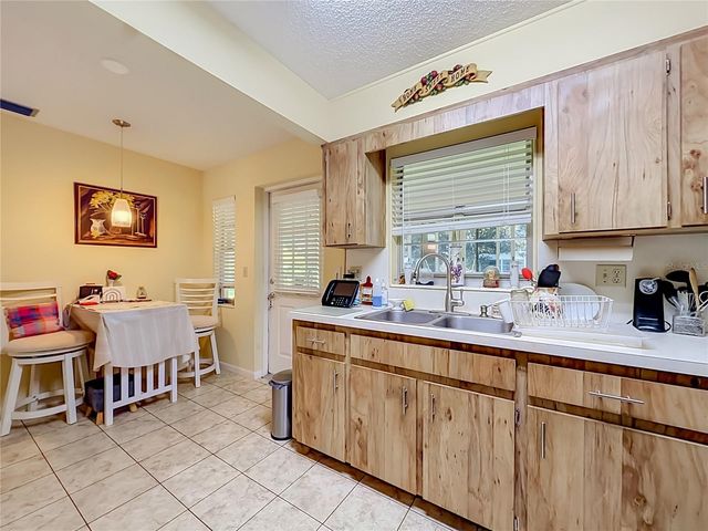 8665 SW 94TH STREET B, Ocala, FL 34481