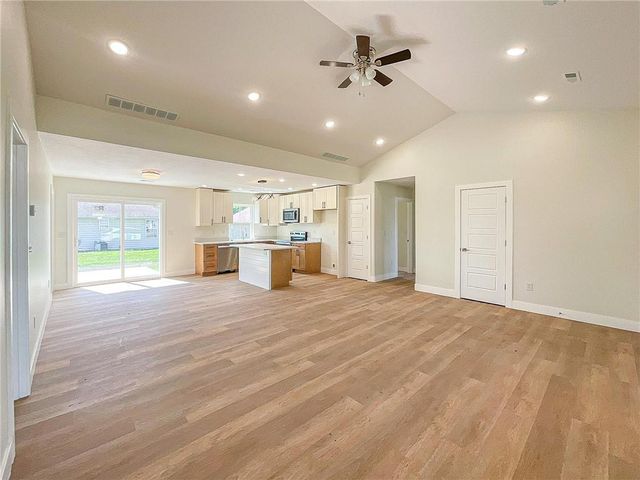 710 Ivy Lane, Sedalia, MO 65301