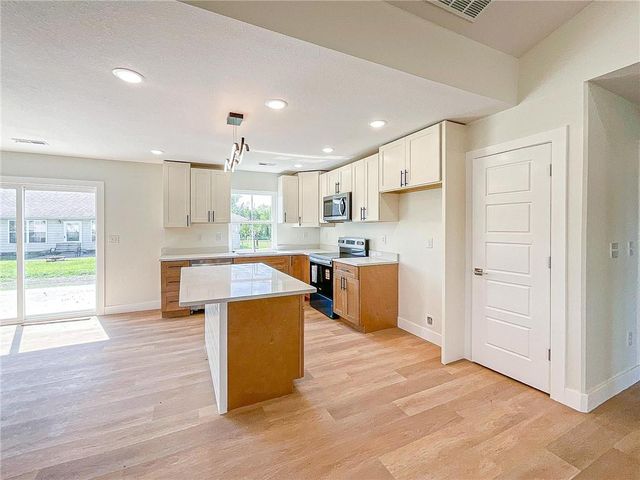 710 Ivy Lane, Sedalia, MO 65301