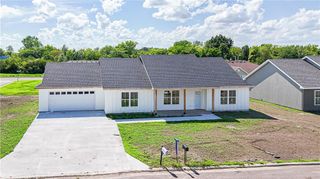 710 Ivy Lane, Sedalia, MO 65301