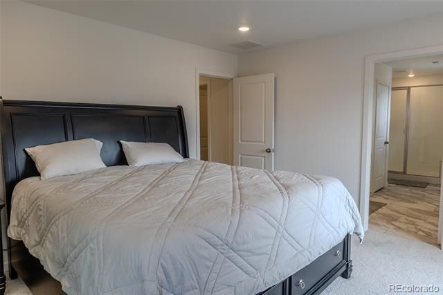 8858 Waterleaf Lane, Littleton, CO 80125