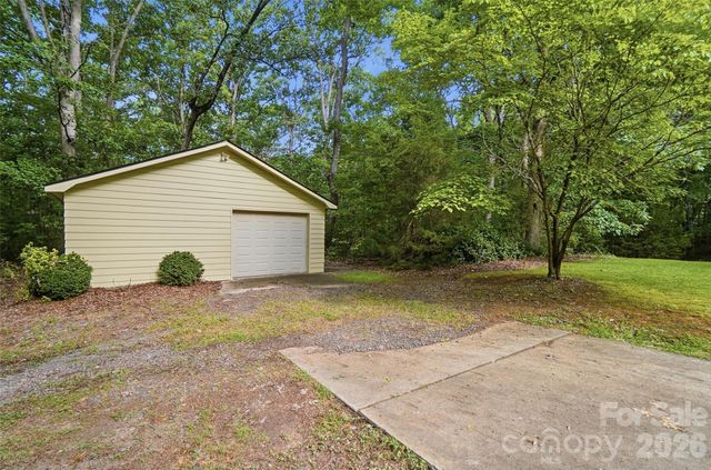 17047 Pond Road, Locust, NC 28097