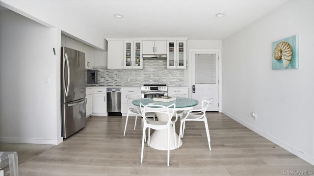 281 Dune Road 16B, Westhampton Beach, NY 11978