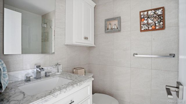 281 Dune Road 16B, Westhampton Beach, NY 11978