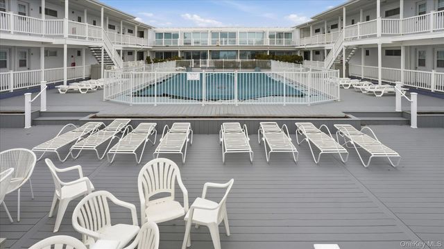 281 Dune Road 16B, Westhampton Beach, NY 11978