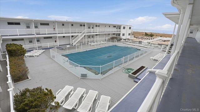 281 Dune Road 16B, Westhampton Beach, NY 11978