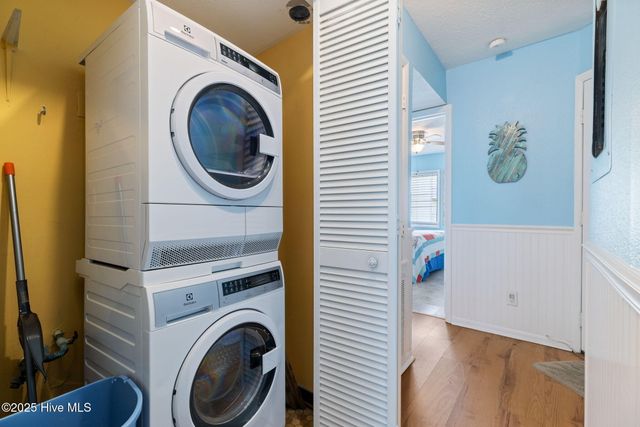 1311 Lake Park Boulevard S 2b, Carolina Beach, NC 28428