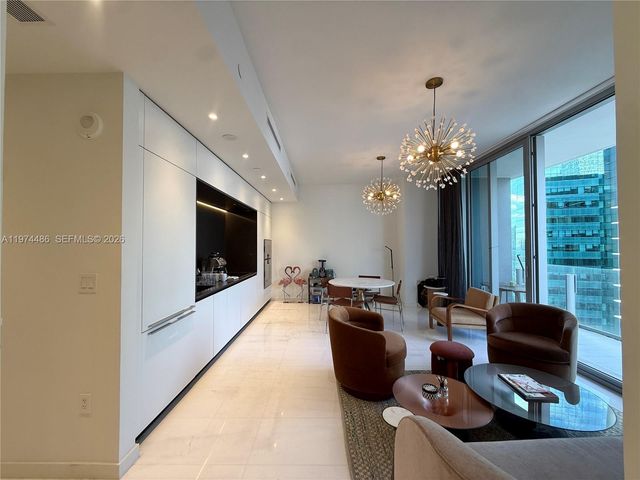 300 Biscayne Blvd Way 3908, Miami, FL 33131