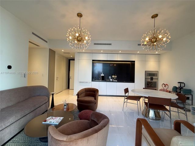 300 Biscayne Blvd Way 3908, Miami, FL 33131