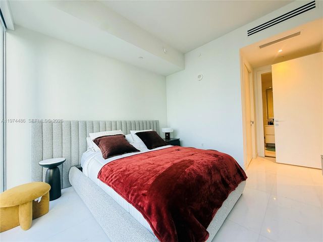 300 Biscayne Blvd Way 3908, Miami, FL 33131