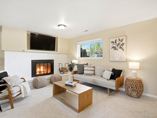 8693 E Saratoga Pl, Denver, CO 80237