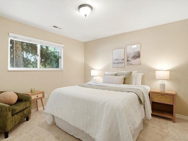 8693 E Saratoga Pl, Denver, CO 80237