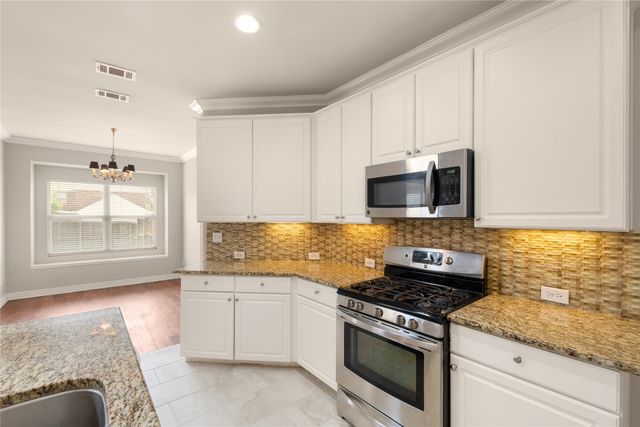 3805 Red Oak Trail, The Colony, TX 75056