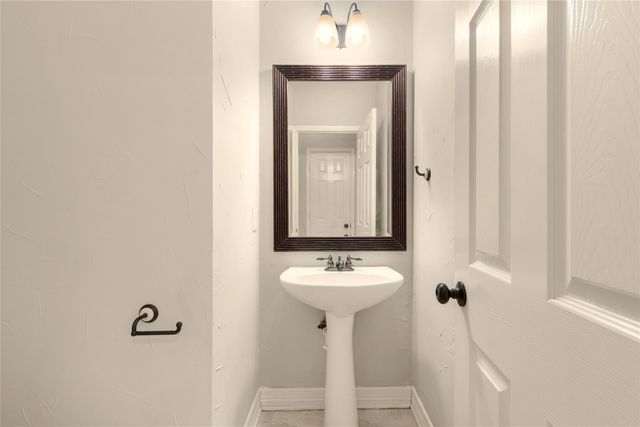 3805 Red Oak Trail, The Colony, TX 75056