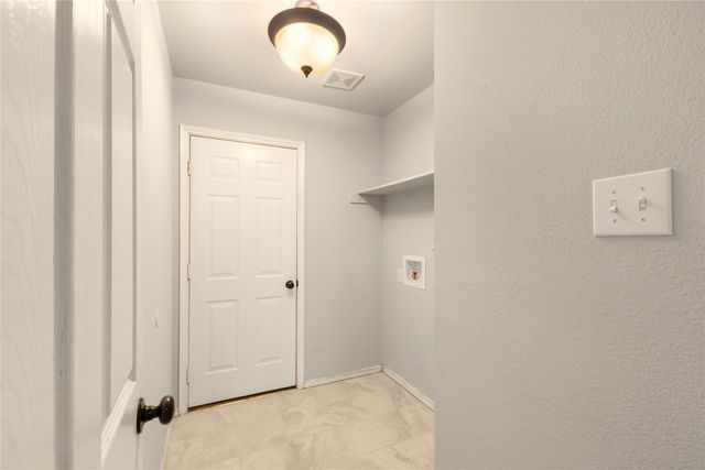 3805 Red Oak Trail, The Colony, TX 75056