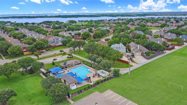 3805 Red Oak Trail, The Colony, TX 75056