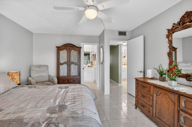 4110 Oakridge V, Deerfield Beach, FL 33442